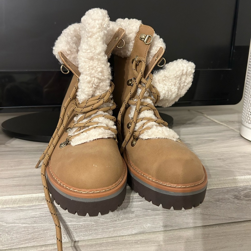 Tommy Hilfiger Tan Shearling-Lined Winter Boots - Picture 3 of 6